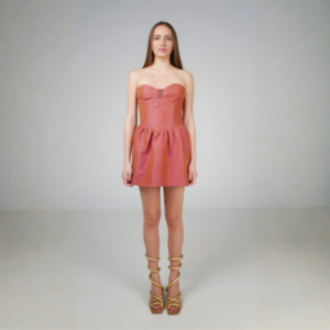 foto modelo con vestido rosa